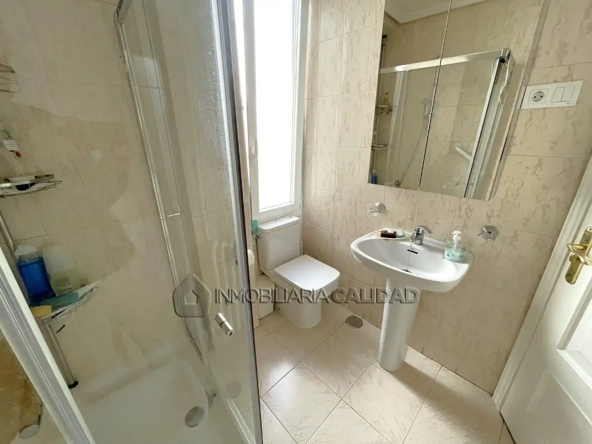 Bathroom of Flat for rent in Burgos  with Heating and Furnished