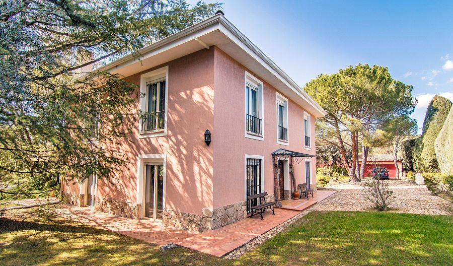Exterior view of House or chalet for sale in Torrelodones  with Air Conditioner, Heating and Private garden