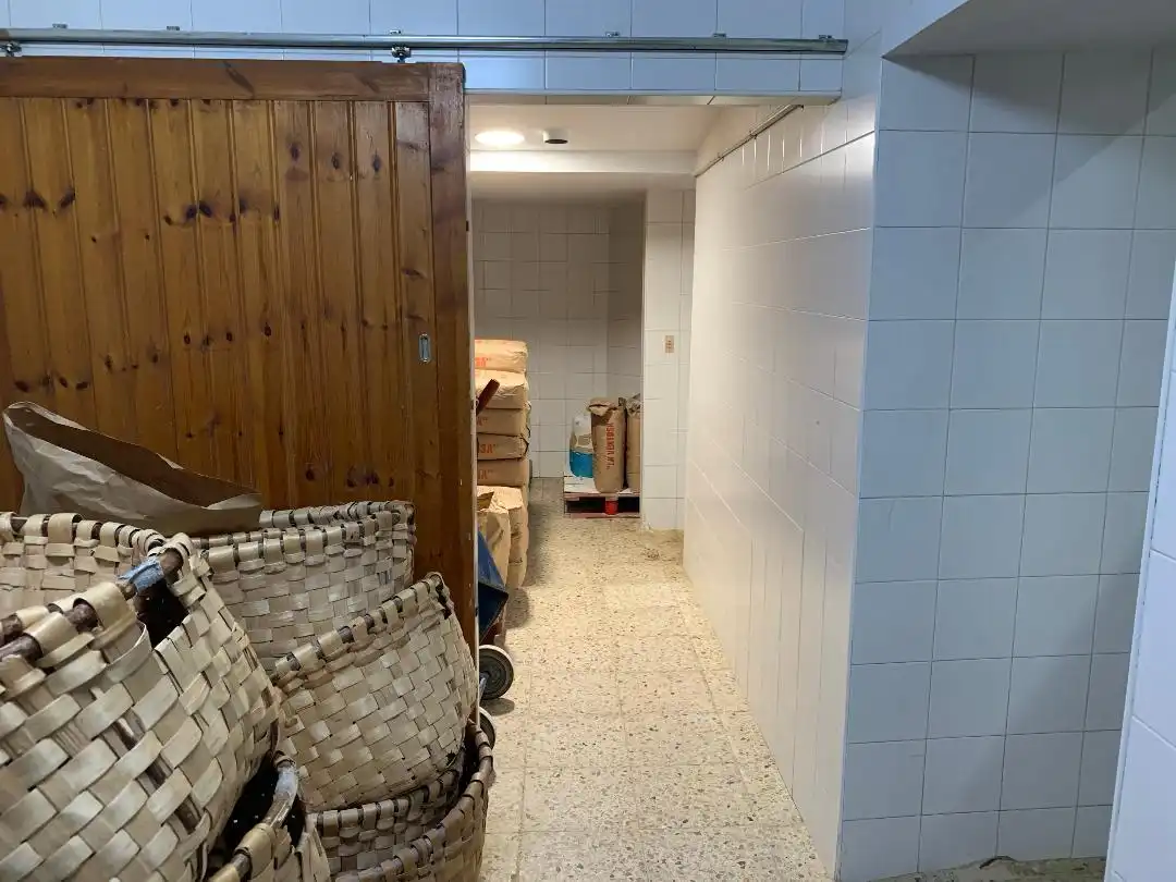 Local en venda en Corvera de Toranzo amb Calefacció, Terrassa i Moblat