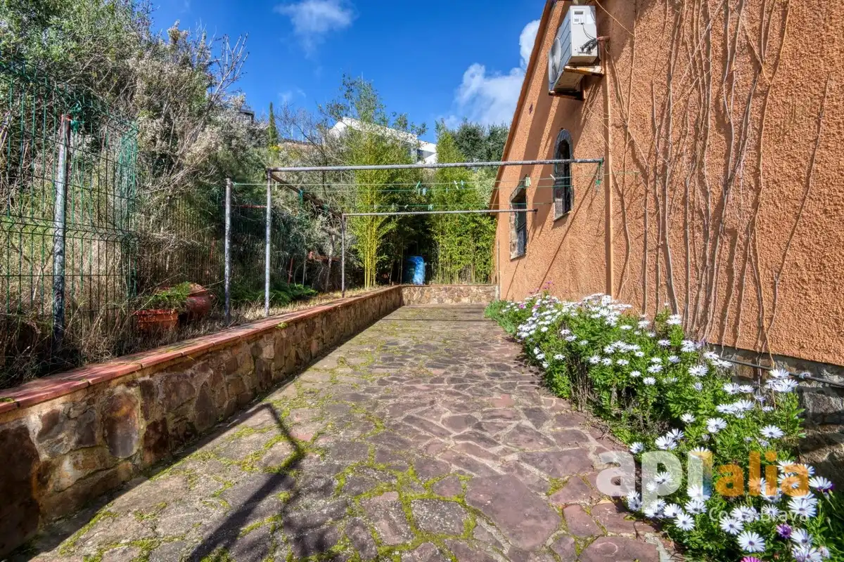 Chalet con piscina en venta en Carrer Basilea, imagen 12
