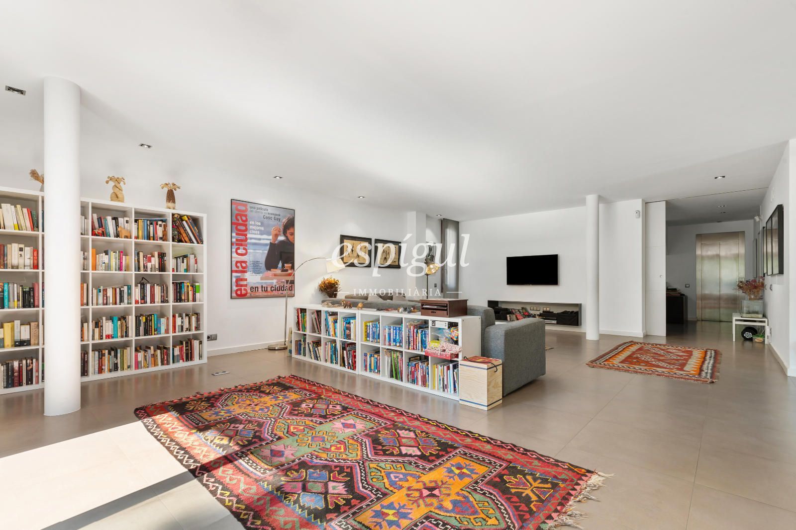 Sala d'estar de Casa o xalet en venda en Sant Cugat del Vallès amb Aire condicionat, Calefacció i Parquet
