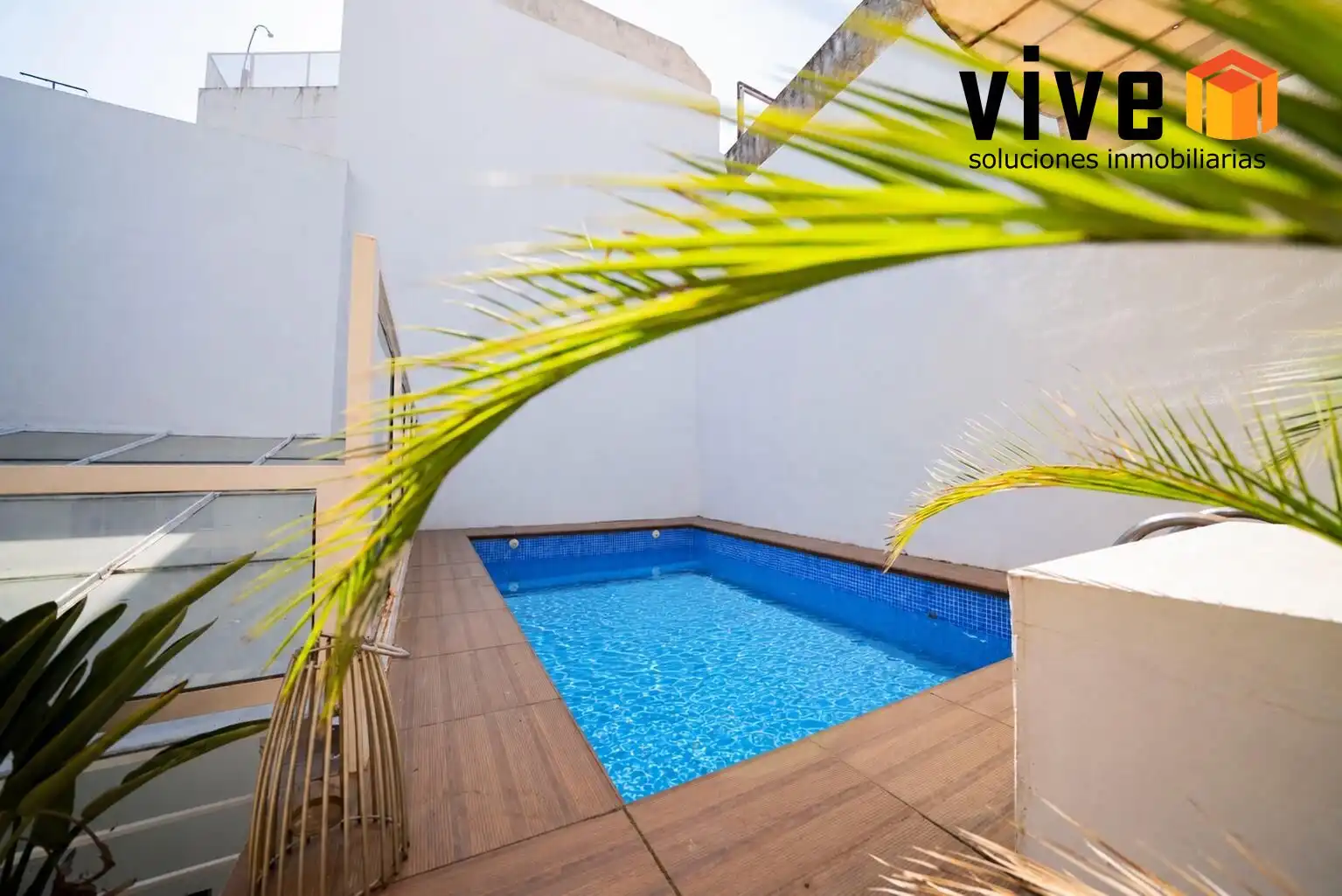 Piscina de Casa o chalet en venta en Sevilla con Aire acondicionado, Calefacción y Jardín privado