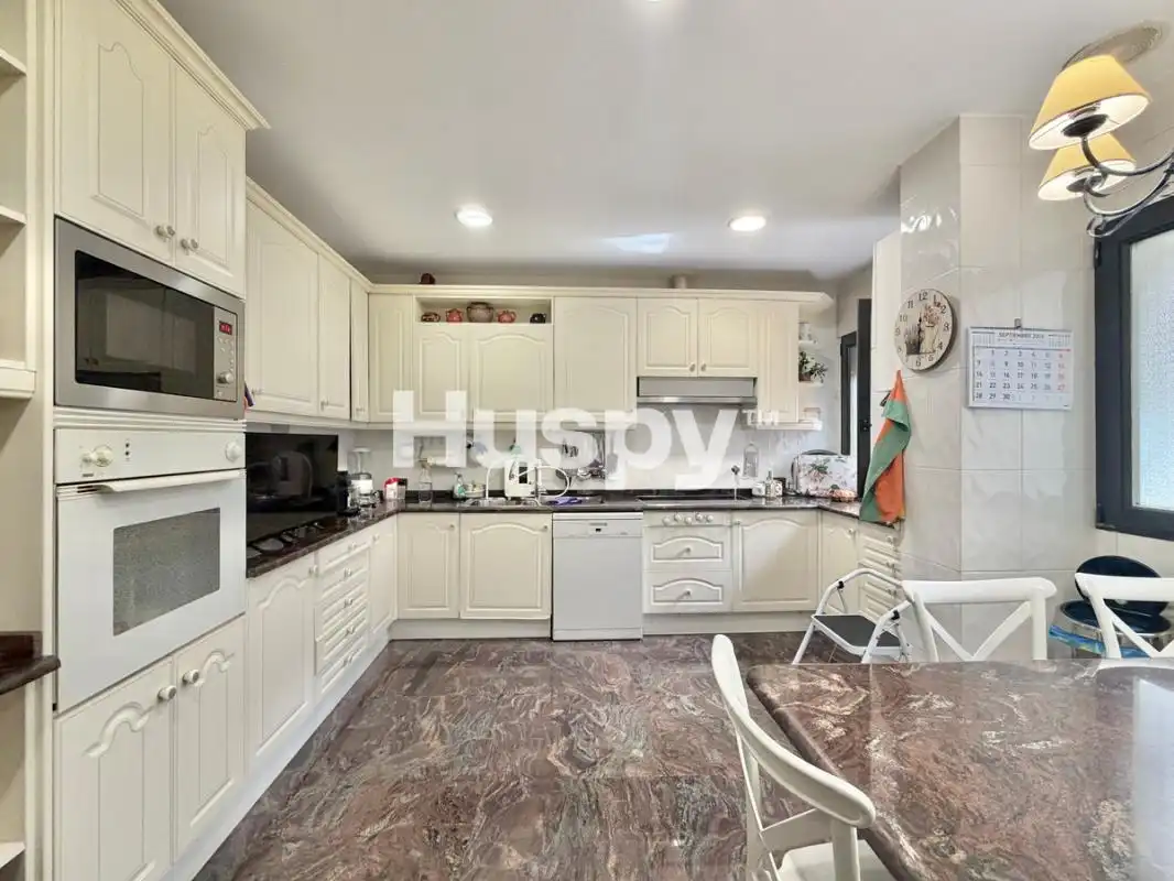 Piso con ascensor en venta en Calle del Aviador Zorita, imagen 5