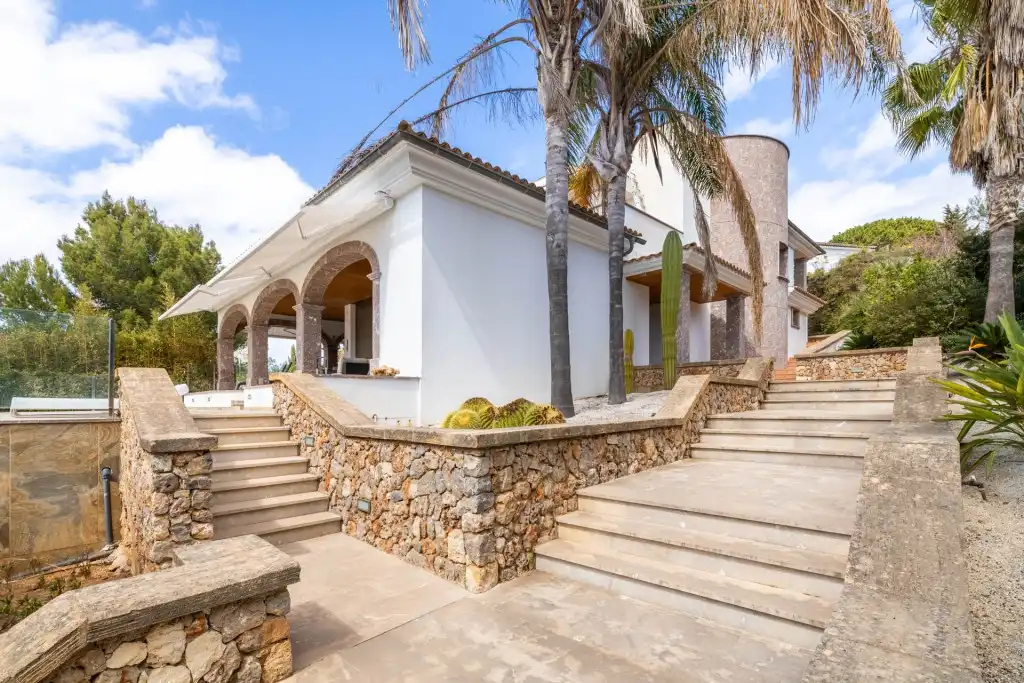 Vista exterior de Casa o xalet en venda en Alcúdia amb Aire condicionat, Calefacció i Jardí privat