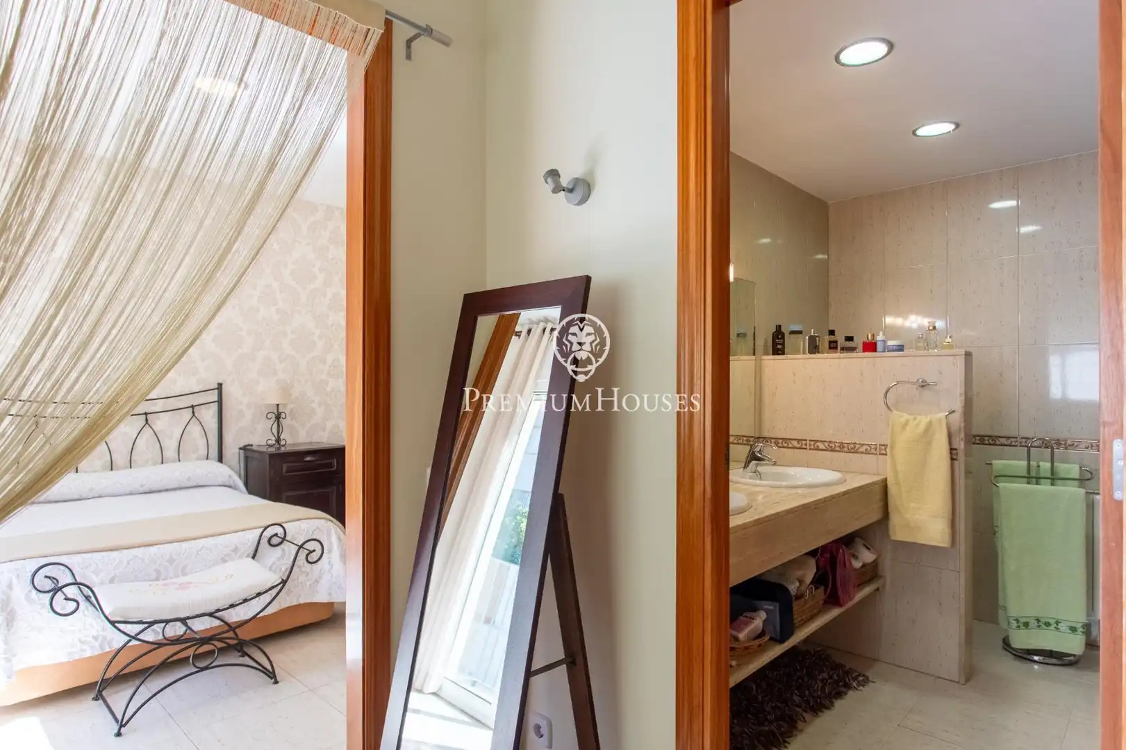 Habitación de Casa adosada en venta en Argentona con Calefacción y Terraza