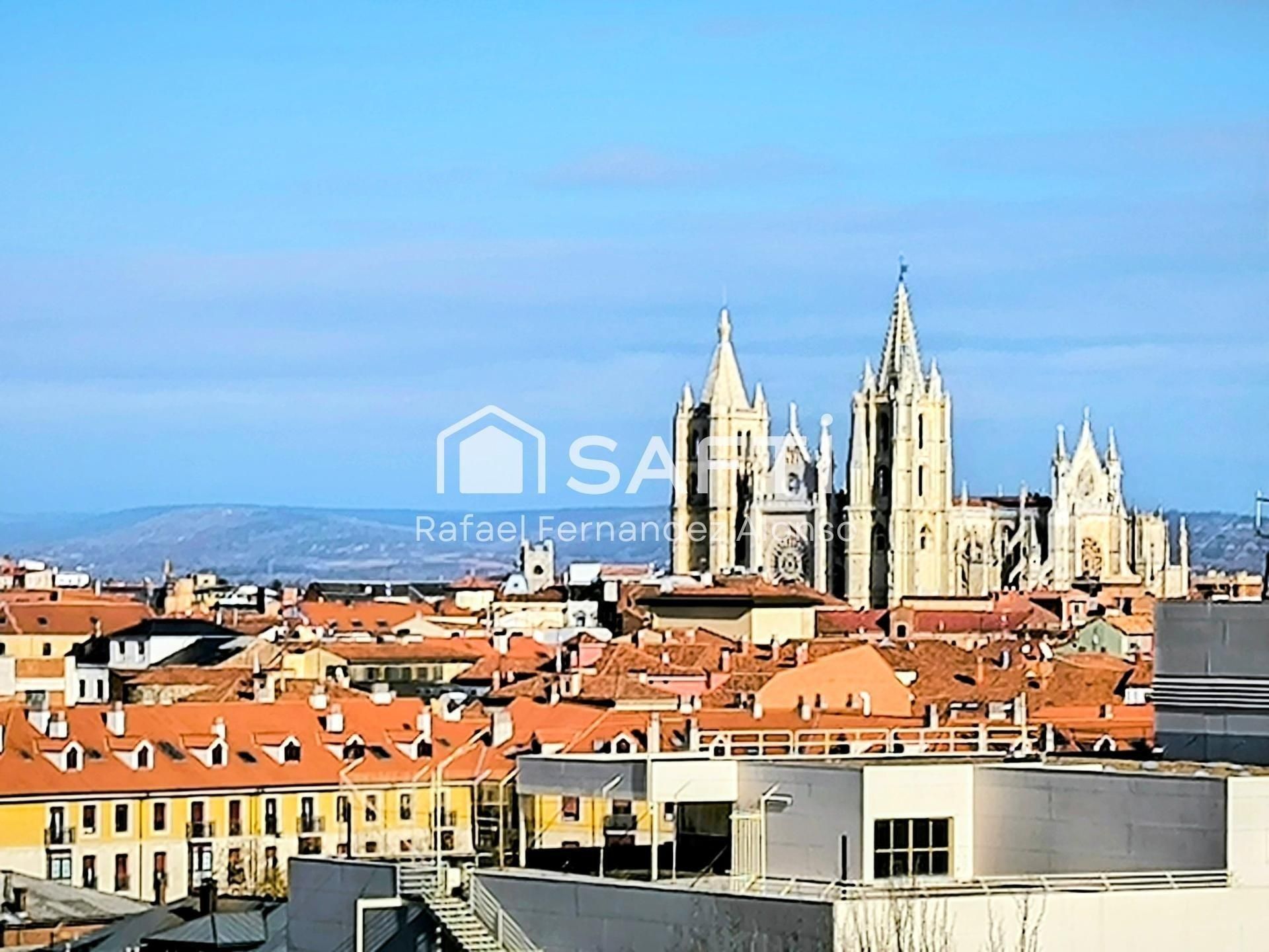 Exterior view of Flat for sale in León Capital   with Air Conditioner, Heating and Terrace