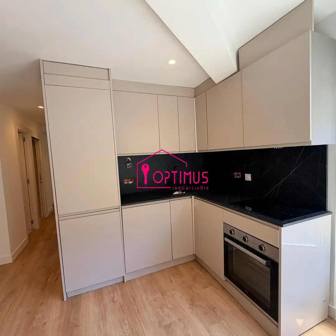 Kitchen of Apartments for sale in Valencia  with Air Conditioner, Oven and Balcony