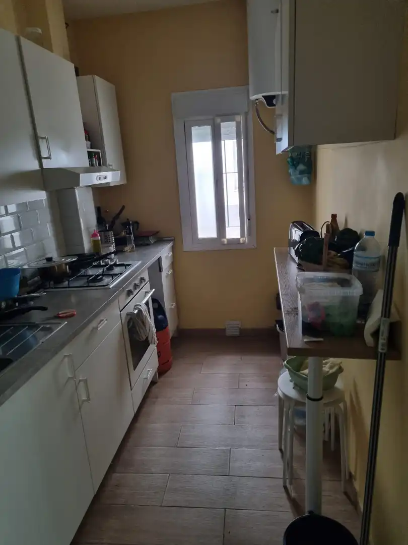 Küche von Wohnung zum Verkauf in Sevilla mit Klimaanlage, Möbliert und Waschmaschine