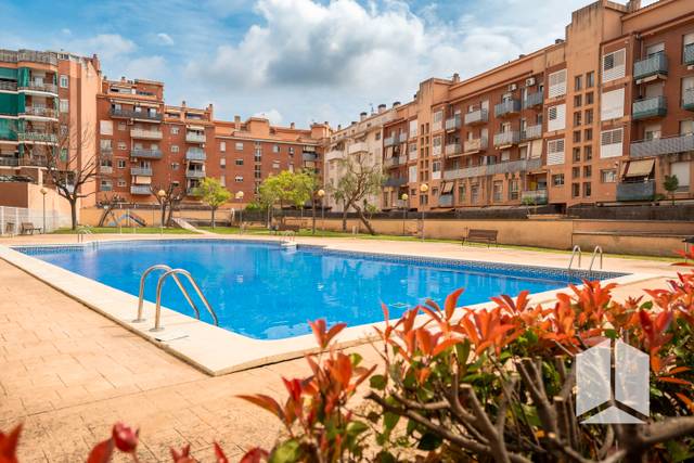 Piso en Venta en Castell - Poble Vell