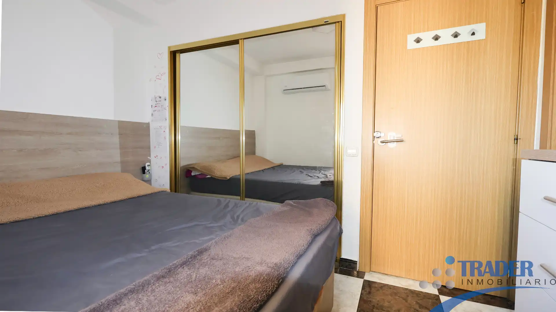 Habitación de Piso en venta en Fuenlabrada con Jardín privado, Terraza y Balcón