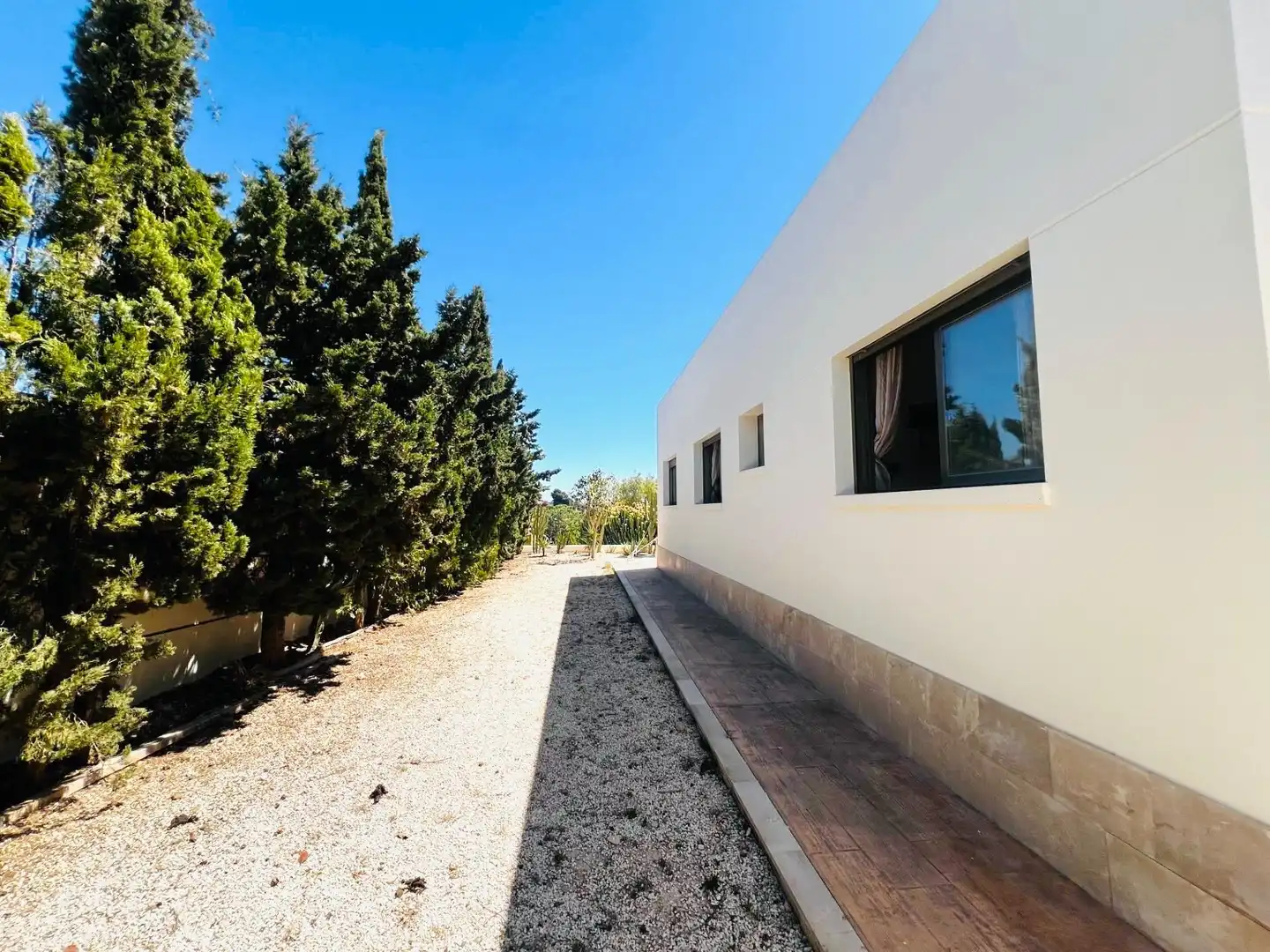 Vista exterior de Casa o xalet en venda en Elche / Elx amb Aire condicionat, Calefacció i Jardí privat