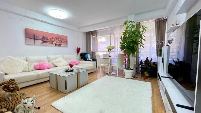 Piso en Venta en Calle PINTOR GISBERT en Santo Domigo