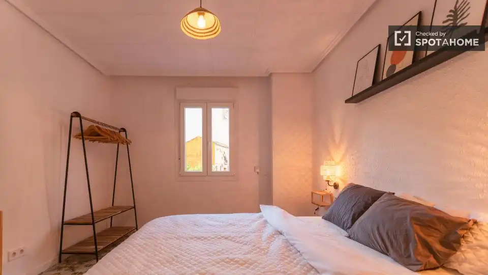 Habitación de Piso de alquiler en Mislata con Aire acondicionado, Calefacción y Amueblado