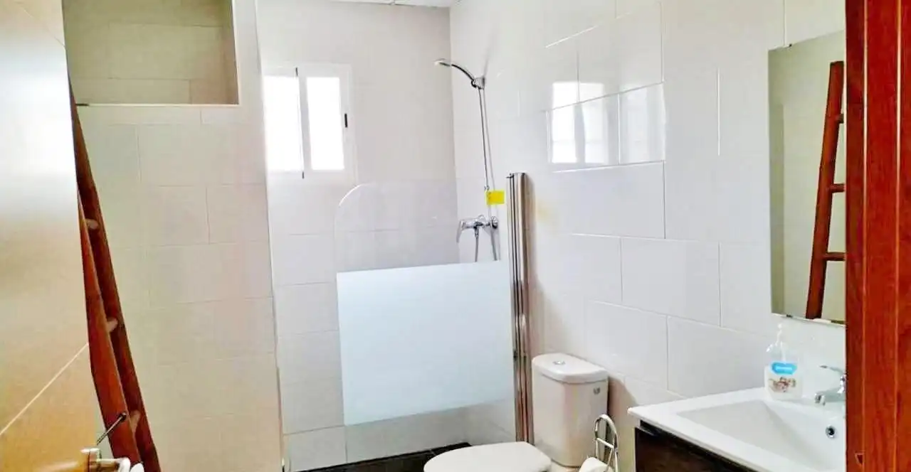 Baño de Casa o chalet en venta en Alcalá del Júcar con Aire acondicionado, Jardín privado y Terraza