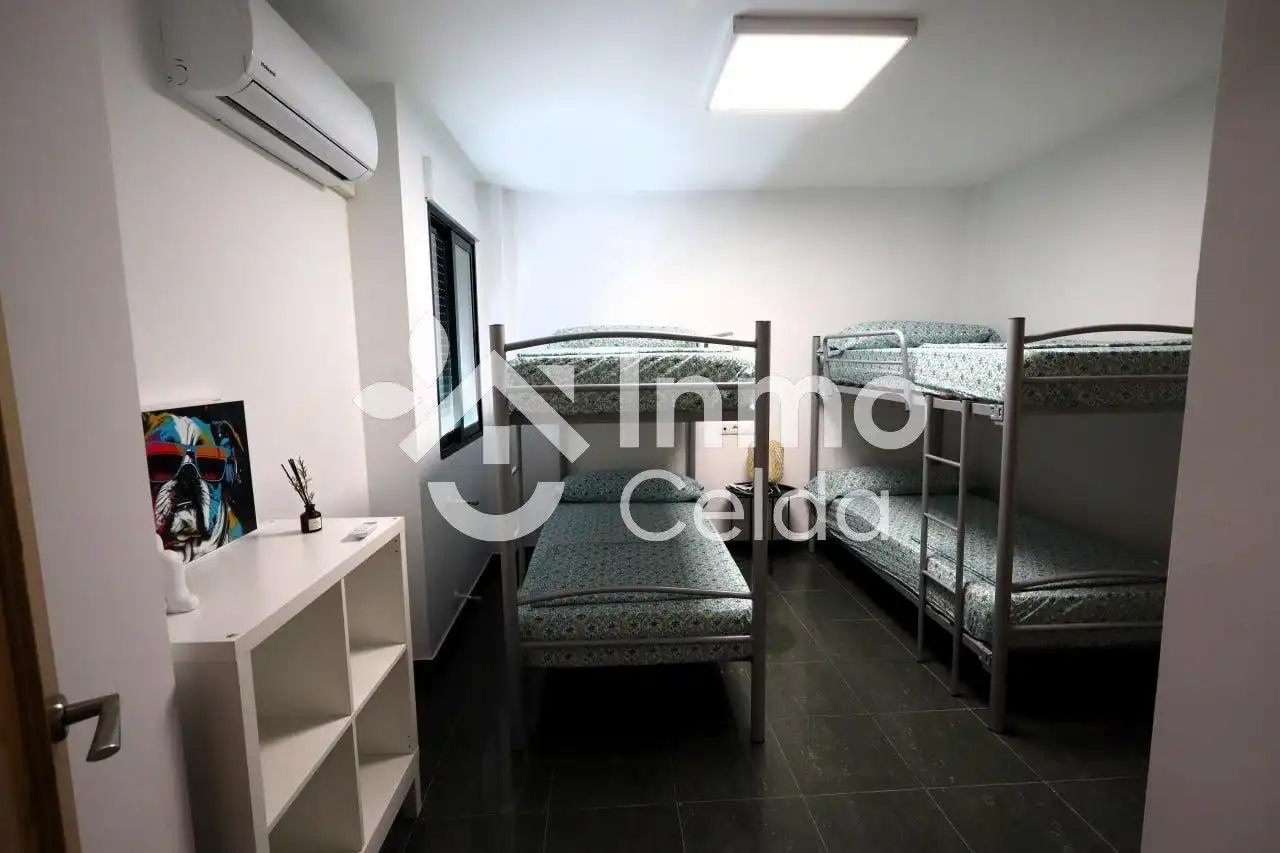 Habitación de Casa adosada en venta en Chiva con Aire acondicionado, Calefacción y Terraza