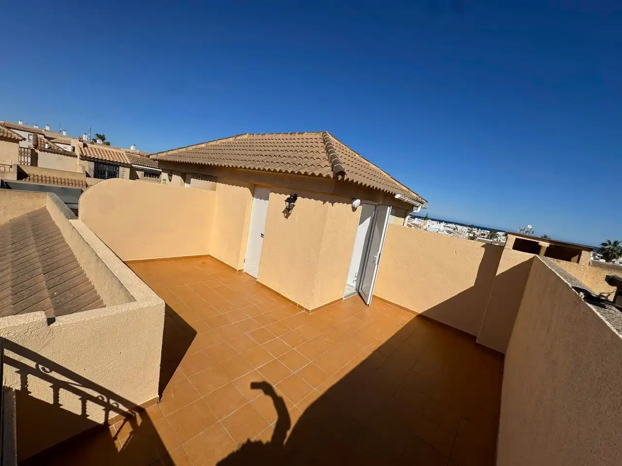 Terrassa de Casa adosada en venda en Torrevieja amb Terrassa, Forn i Balcó