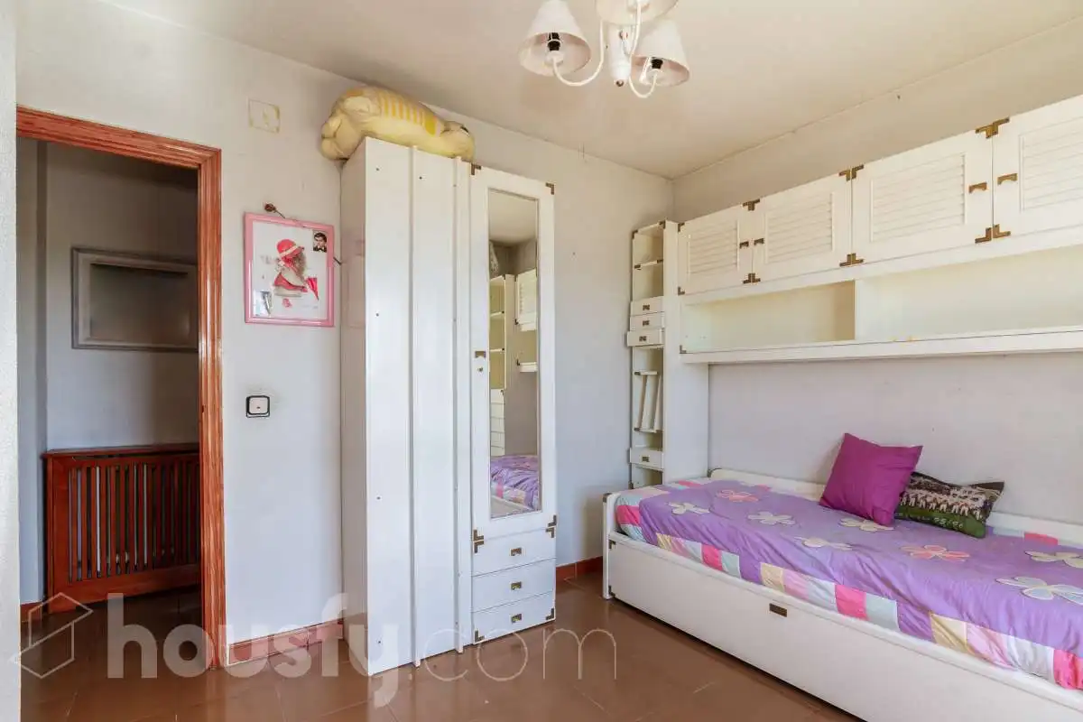 Habitación de Casa o chalet en venta en Azuqueca de Henares con Calefacción, Jardín privado y Terraza