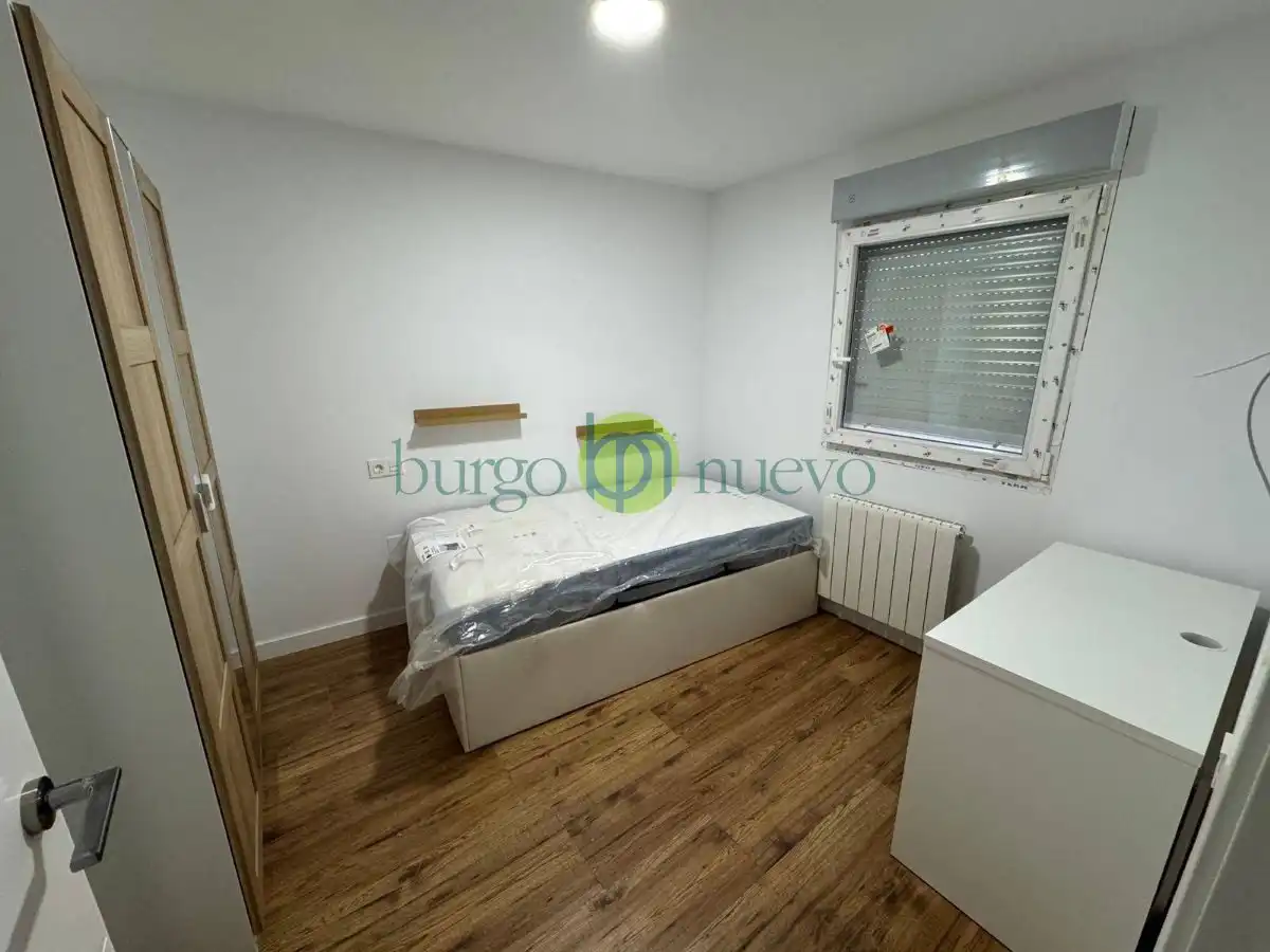 Habitación de Piso de alquiler en León Capital  con Calefacción, Terraza y Amueblado