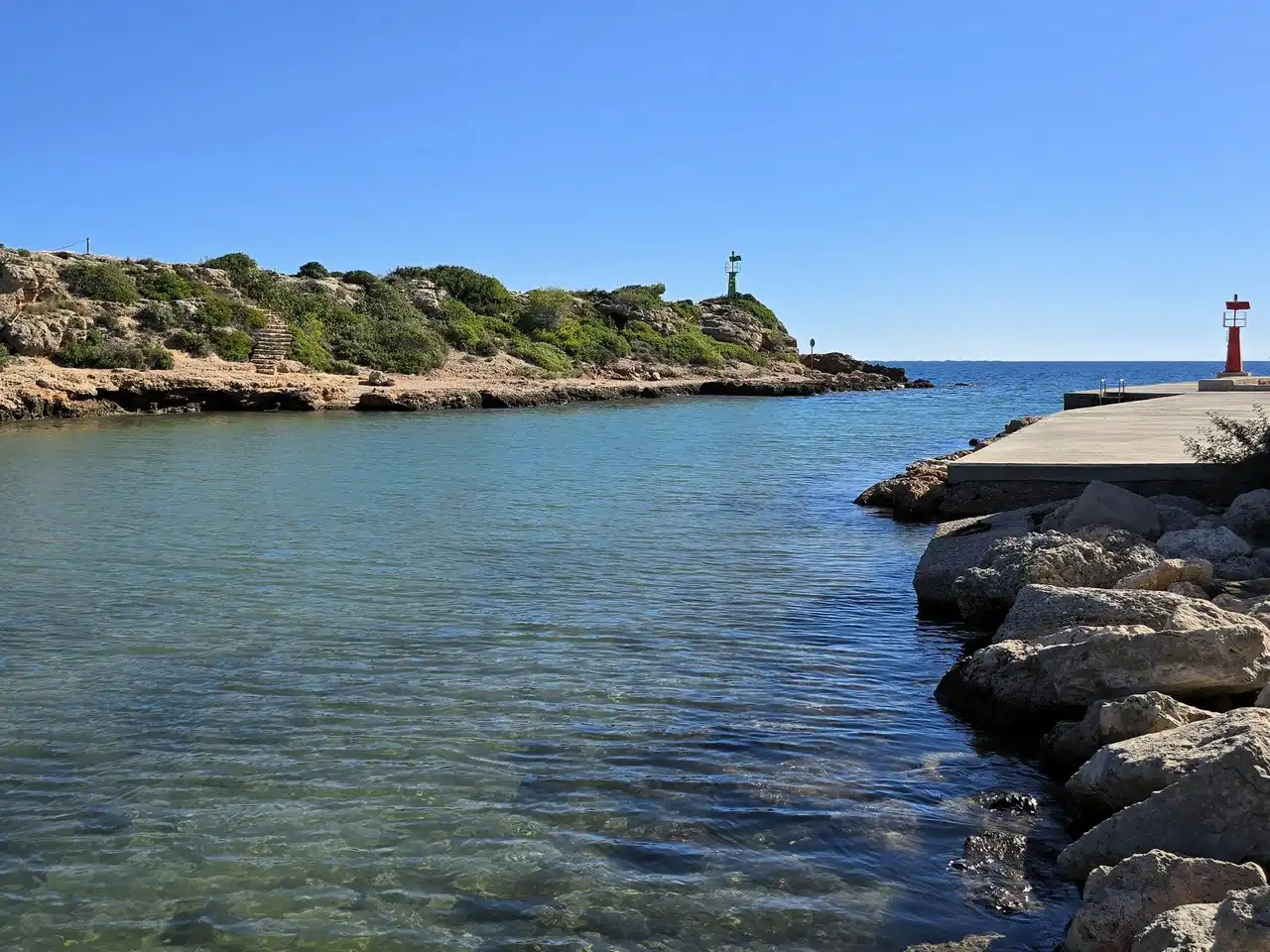 Vista exterior de Casa o xalet en venda en L'Ametlla de Mar  amb Jardí privat i Moblat