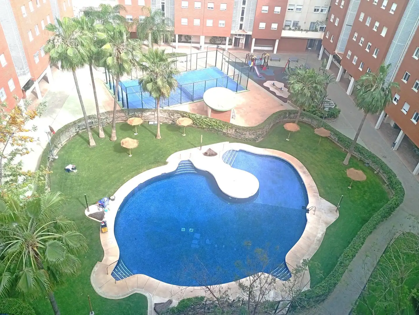 Piscina de Piso en venta en Málaga con Aire acondicionado, Calefacción y Jardín privado