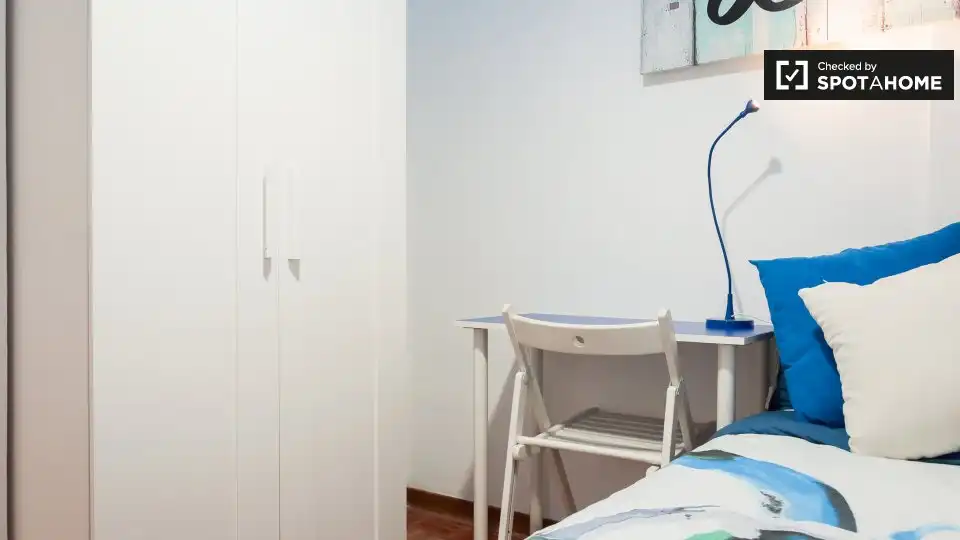 Habitación de Piso de alquiler en Alcalá de Henares con Aire acondicionado, Calefacción y Amueblado
