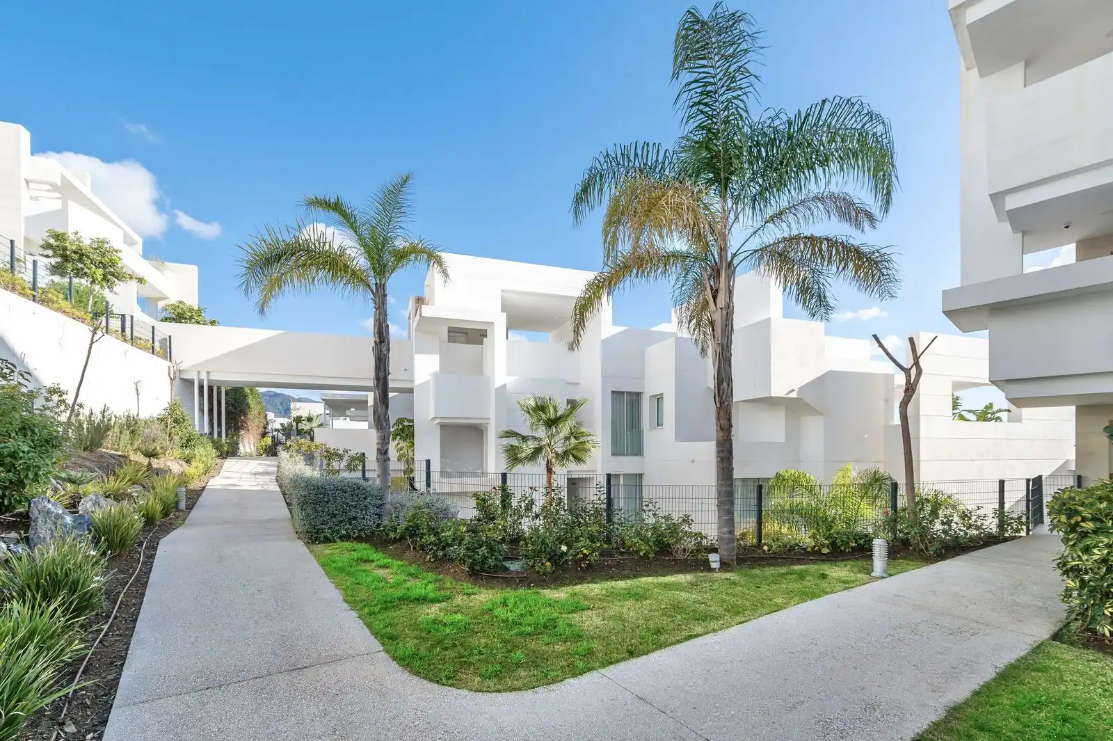 Vista exterior de Apartament en venda en Ojén amb Terrassa, Traster i Moblat