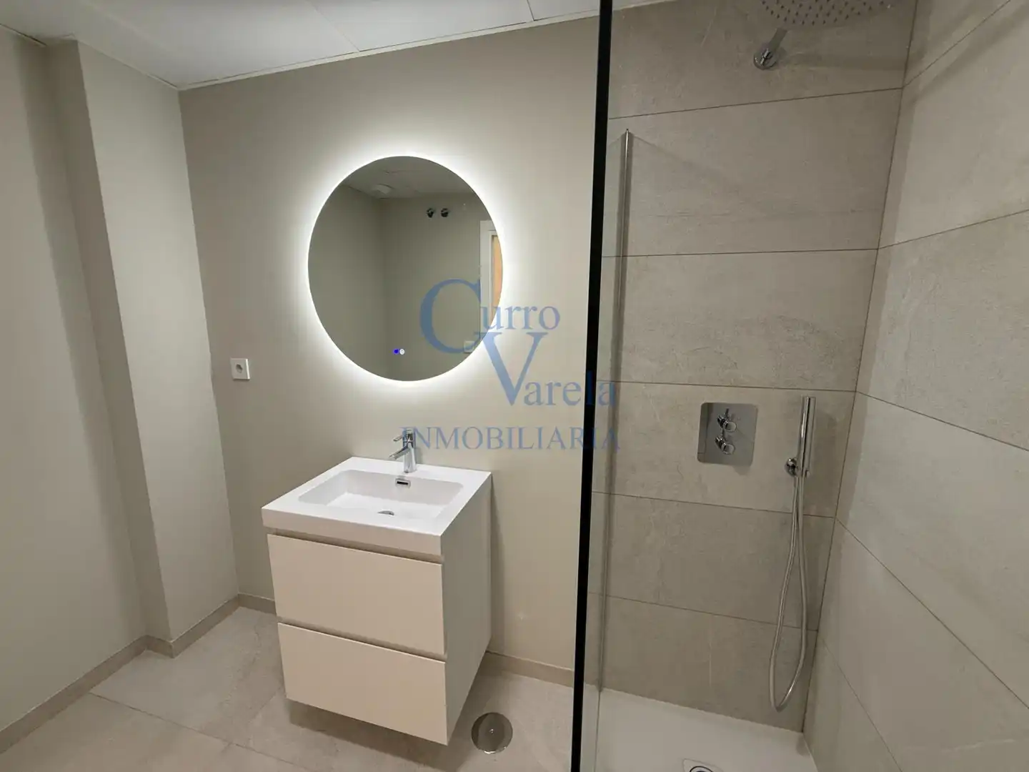Baño de Piso de alquiler en Entrenúcleos