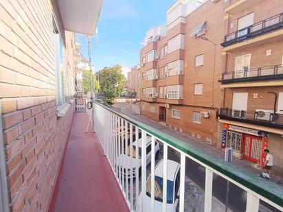 Exterior view of Flat to rent in  Madrid Capital  with Terrace