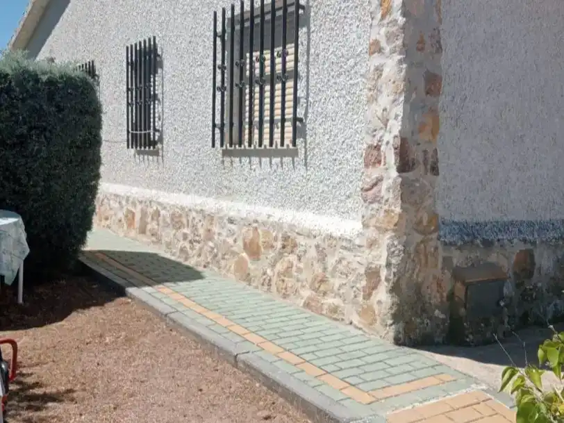 Vista exterior de Casa o xalet en venda en Morille amb Calefacció, Jardí privat i Traster