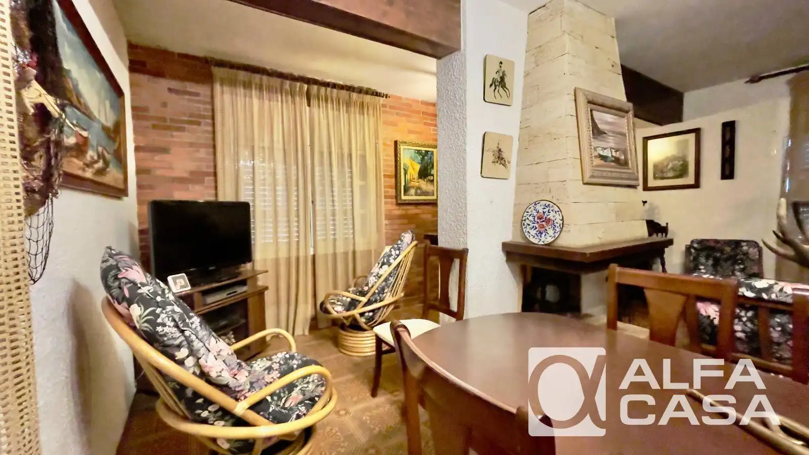 Living room of Houses for sale in Canyelles