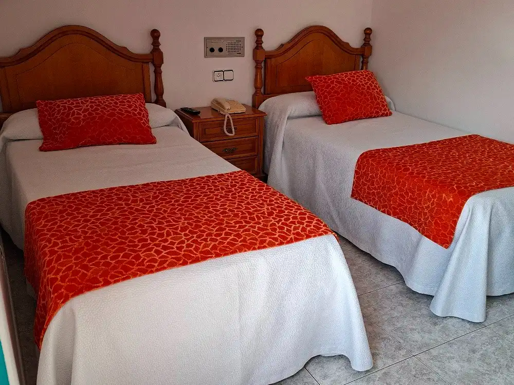 Schlafzimmer von Gebäude zur Miete in Cambados mit Alarm