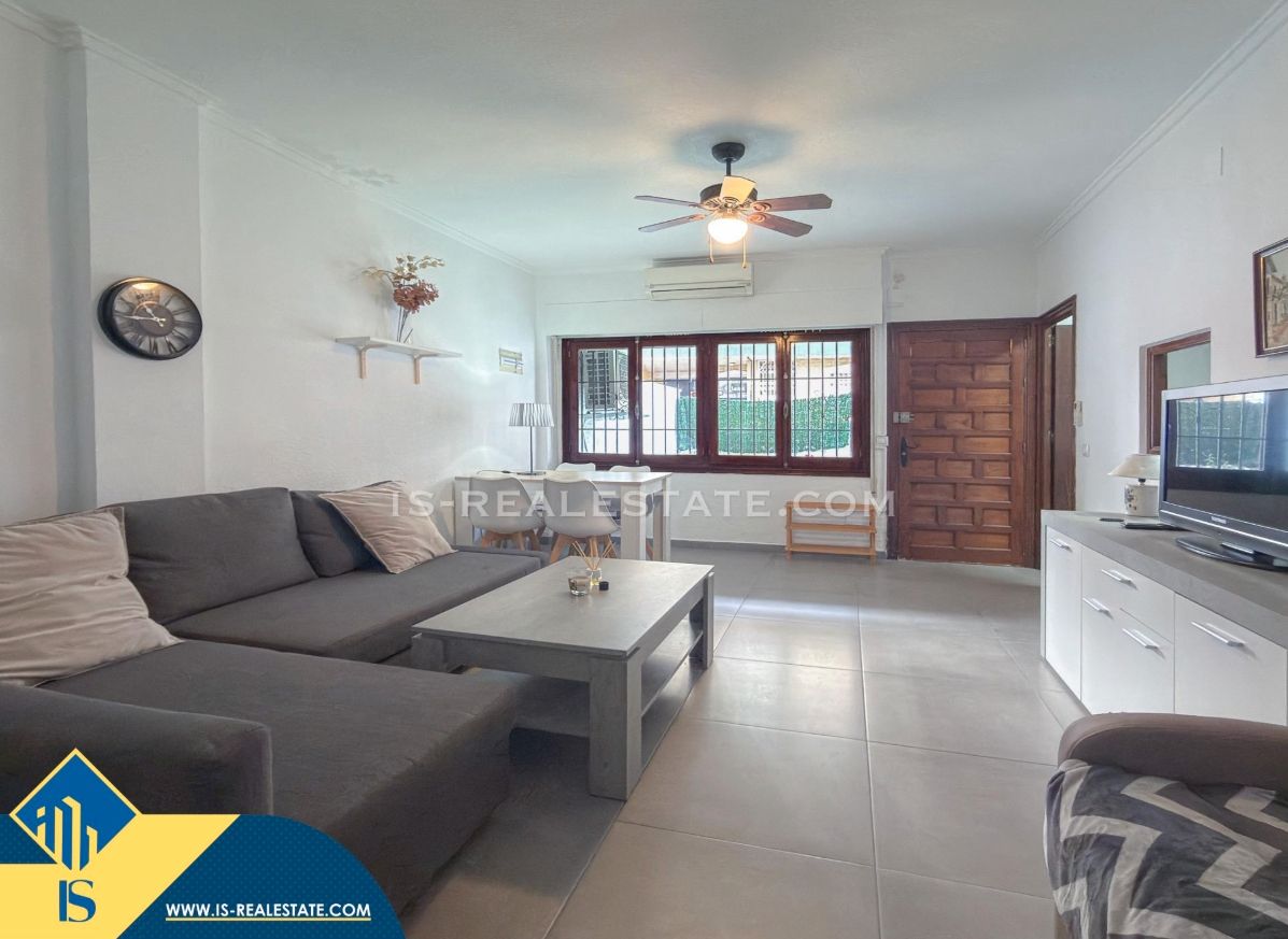 Sala d'estar de Casa o xalet en venda en Torrevieja amb Aire condicionat, Calefacció i Terrassa