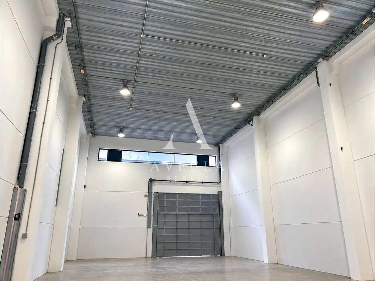 Nave industrial con ascensore in affitto a Calle Pintor Isidre Nonell 120, imagen 2