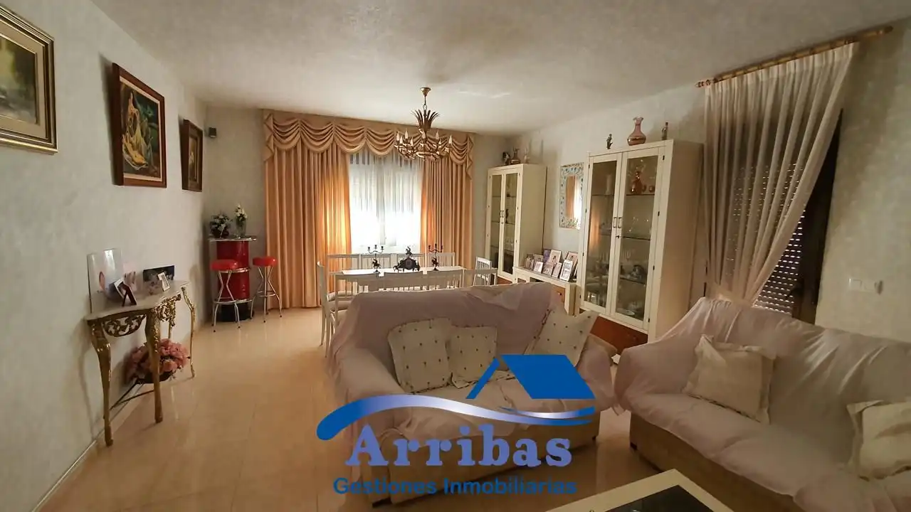 Sala de estar de Casa o chalet en venta en Almorox con Aire acondicionado, Calefacción y Jardín privado