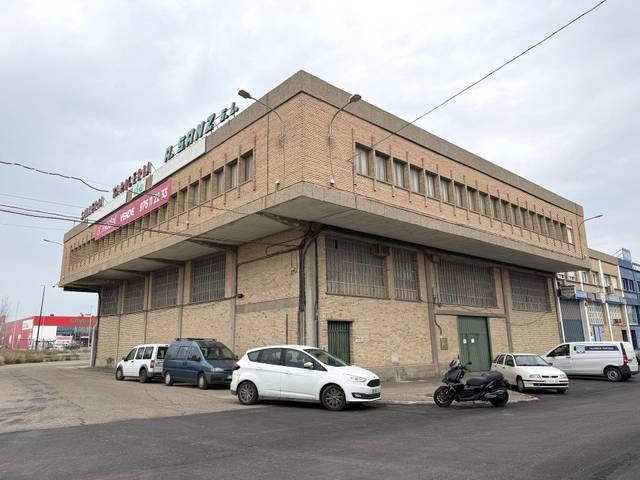 Nave industrial en Venta en Polígono PG PORTAZGO en Venta del Olivar