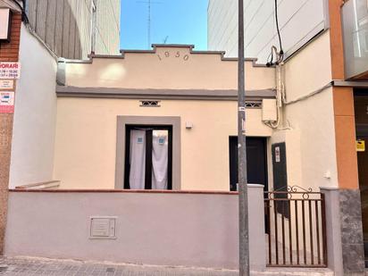 Vista exterior de Casa adosada en venda en Premià de Mar amb Aire condicionat, Calefacció i Terrassa