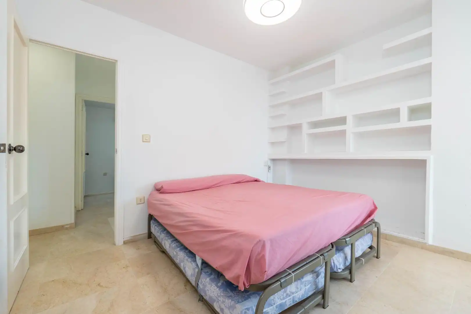 Schlafzimmer von Haus oder Chalet zum Verkauf in Almuñécar mit Privatgarten, Terrasse und Balkon