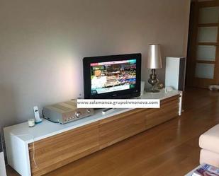 Sala d'estar de Àtic en venda en Villamayor amb Terrassa