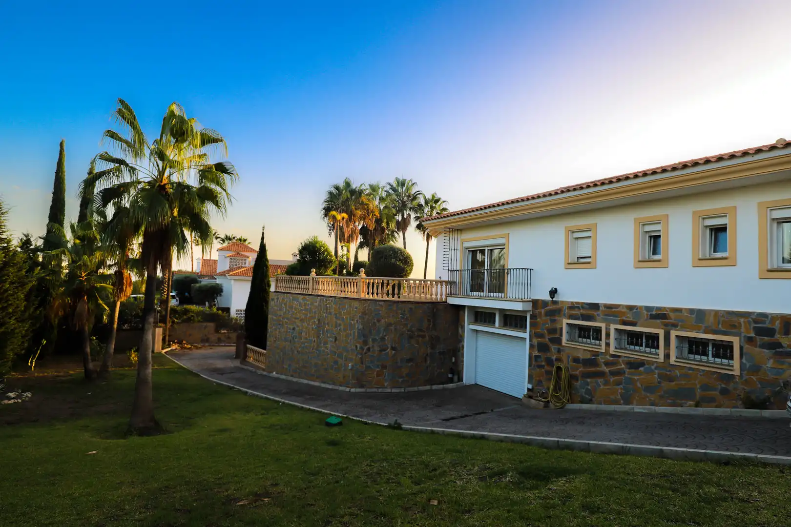 Vista exterior de Casa o chalet de alquiler en Benahavís con Aire acondicionado, Calefacción y Terraza