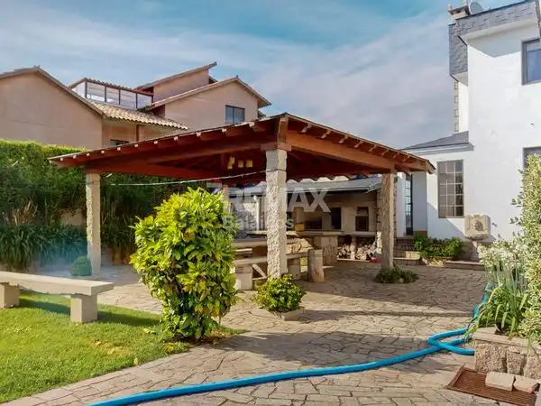 Terrassa de Casa o xalet en venda en Vigo  amb Calefacció, Jardí privat i Terrassa