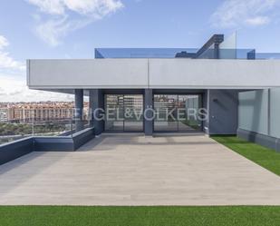 Exterior view of Attic to rent in  Madrid Capital  with Air Conditioner, Heating and Terrace