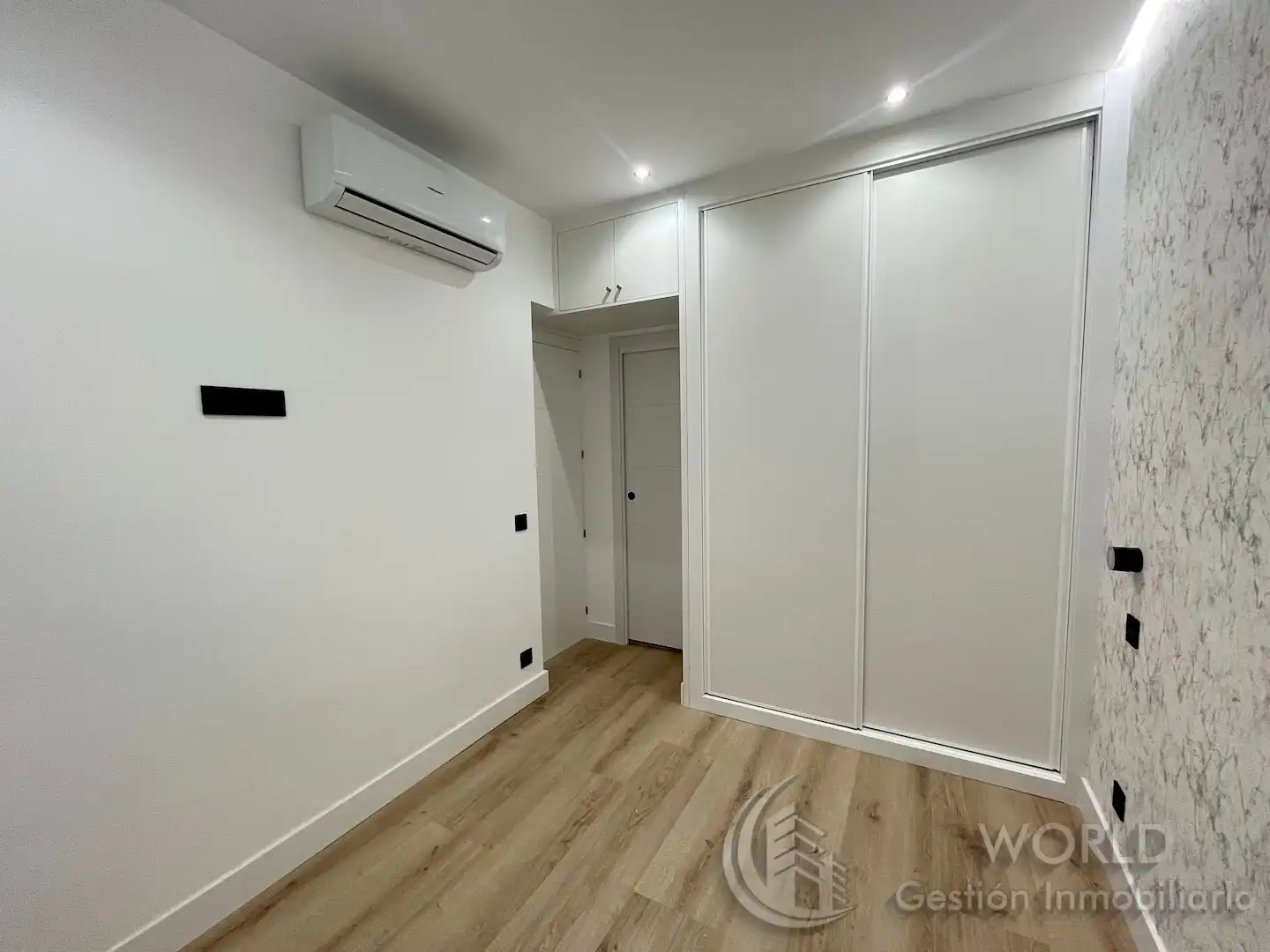 Schlafzimmer von Wohnung zum Verkauf in Madrid mit Klimaanlage, Heizung und Möbliert