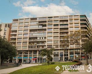 Exterior view of Flat for sale in  Barcelona Capital  with Air Conditioner and Balcony