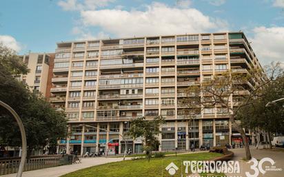 Exterior view of Flat for sale in  Barcelona Capital  with Air Conditioner and Balcony