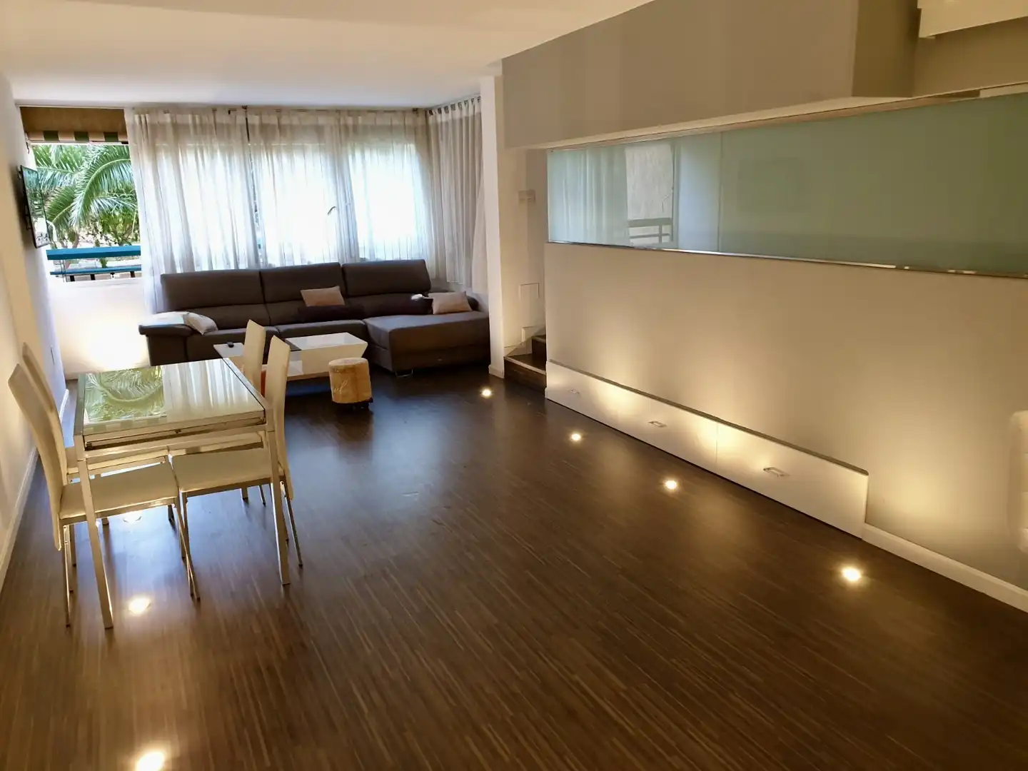 Sala d'estar de Apartament en venda en Finestrat amb Jardí privat i Piscina