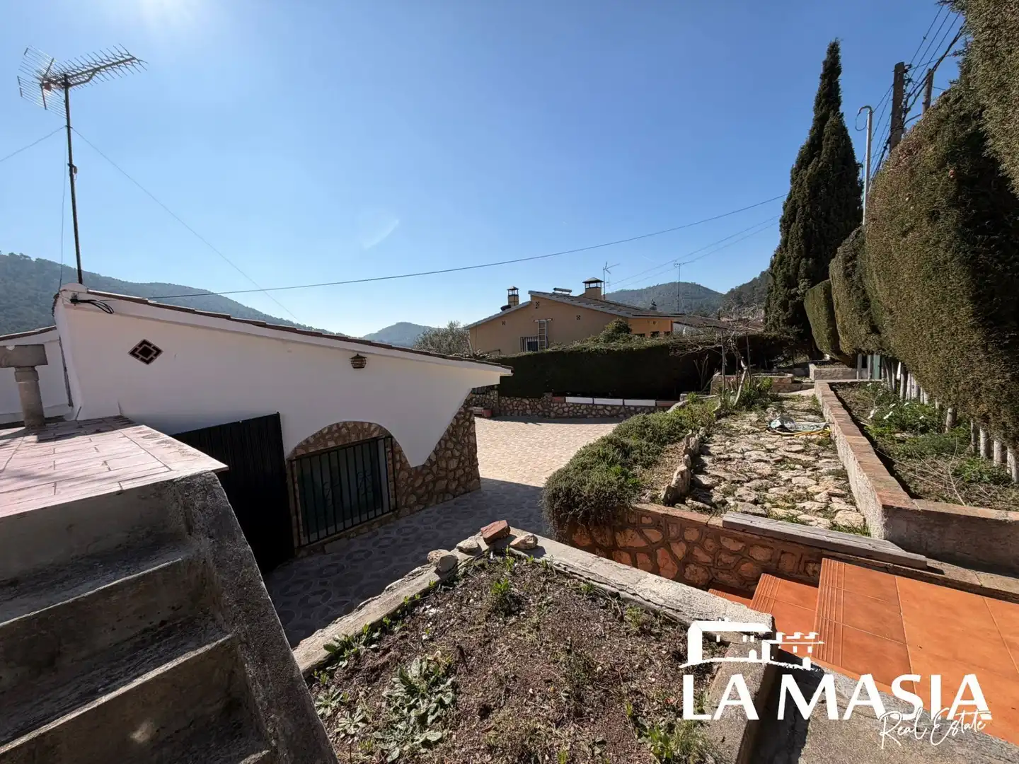 Vista exterior de Casa o xalet en venda en Olivella amb Calefacció, Jardí privat i Terrassa