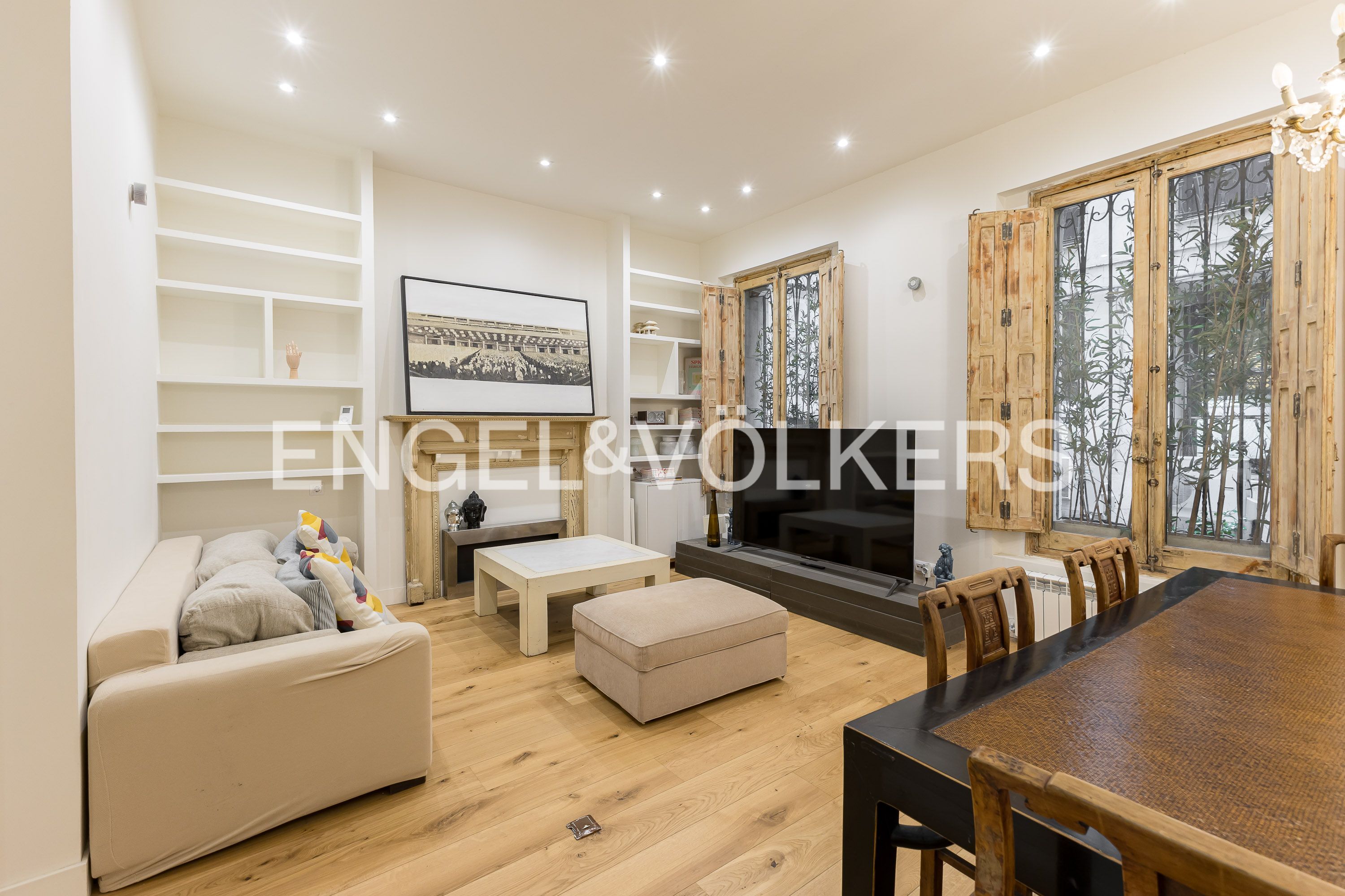 Living room of Apartment for sale in  Madrid Capital  with Air Conditioner and Heating