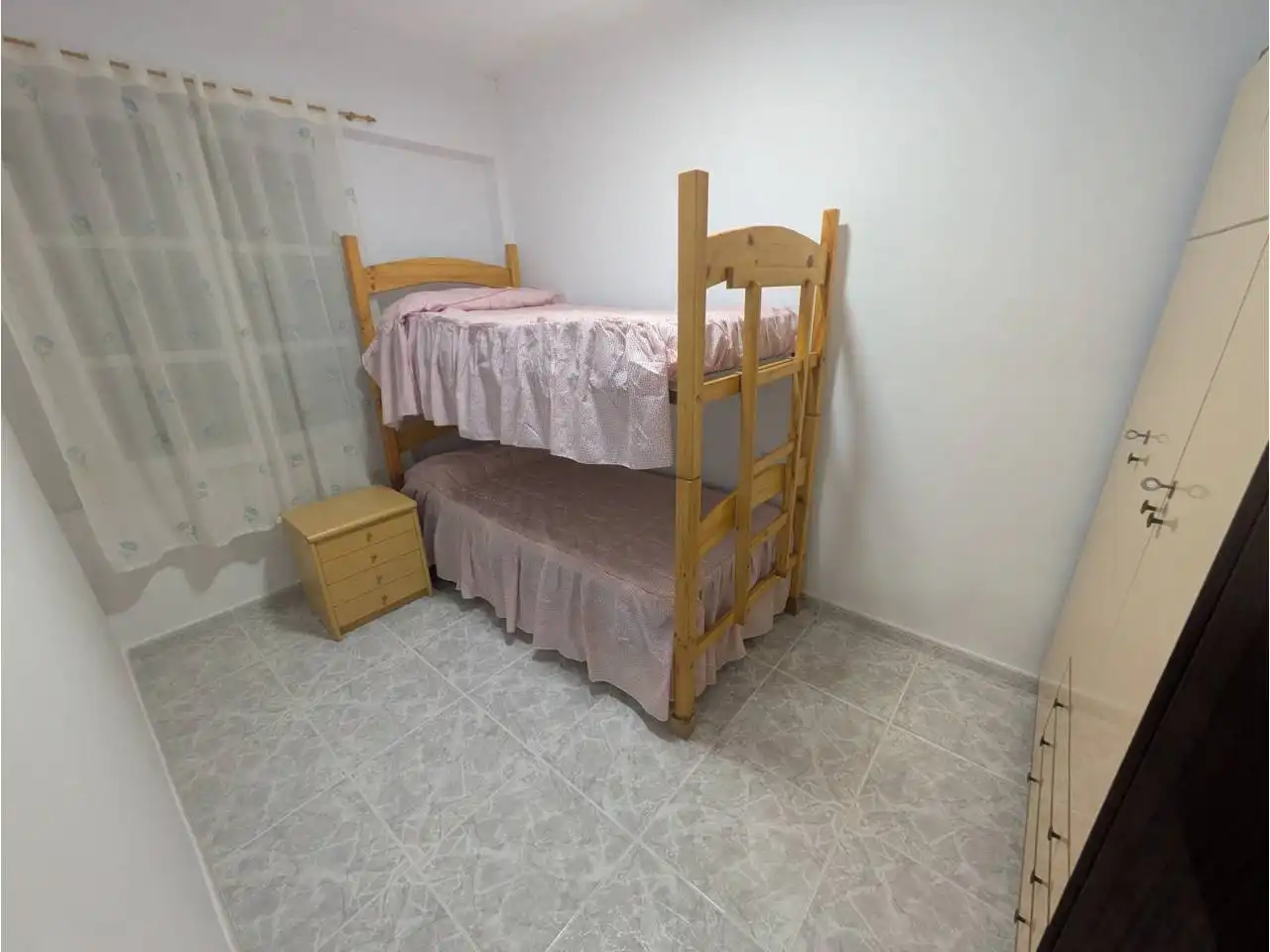 Habitación de Piso de alquiler en Elda con Amueblado