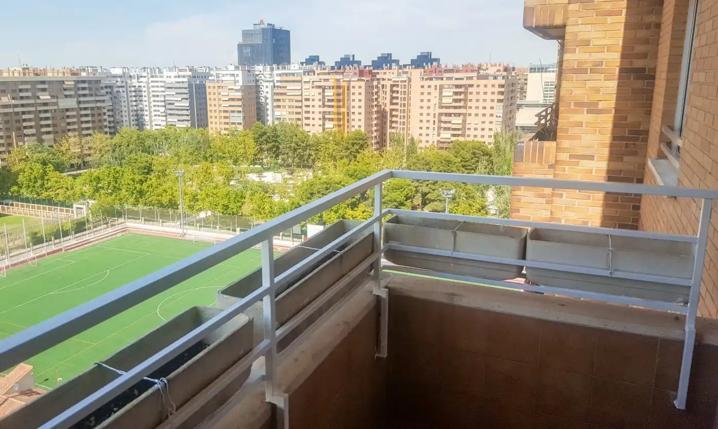 Terrasse von Wohnung zur Miete in Zaragoza mit Klimaanlage, Heizung und Privatgarten
