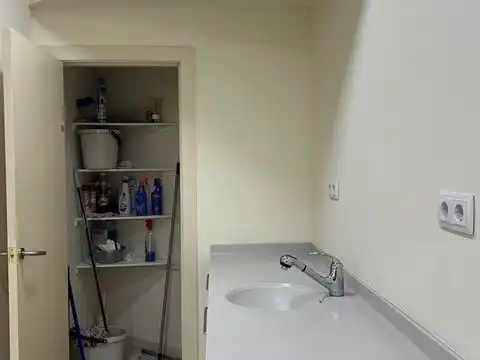 Cocina de Local de alquiler en Esplugues de Llobregat con Aire acondicionado, Calefacción y Amueblado
